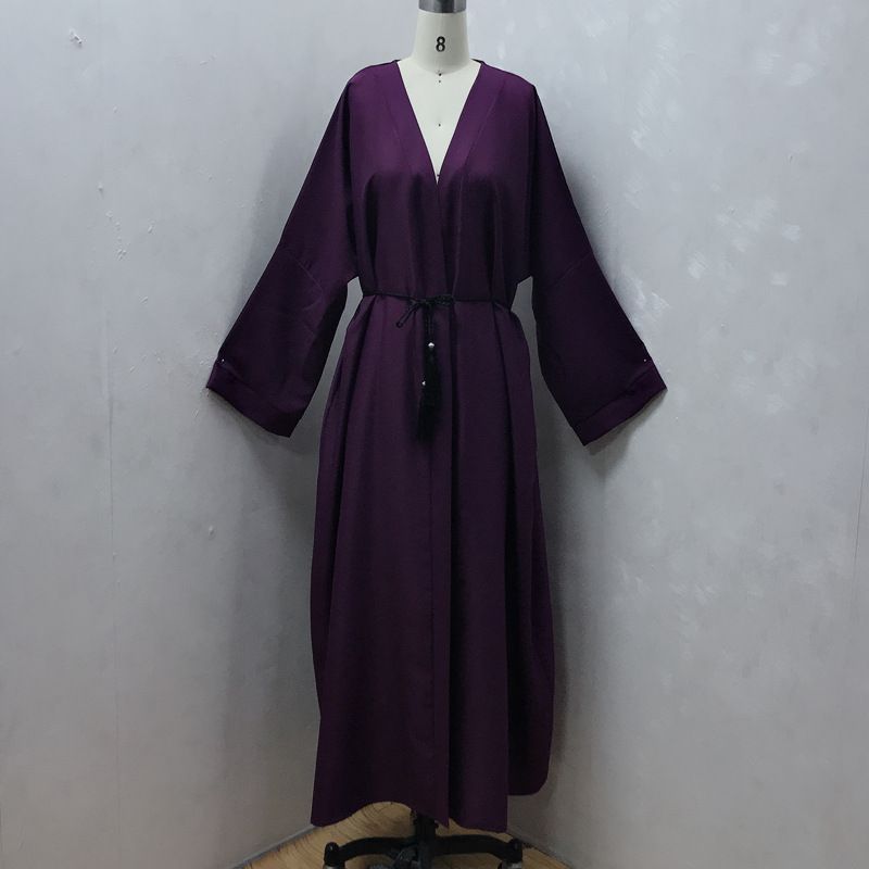 A Loose-Fitting Muslim Tunic