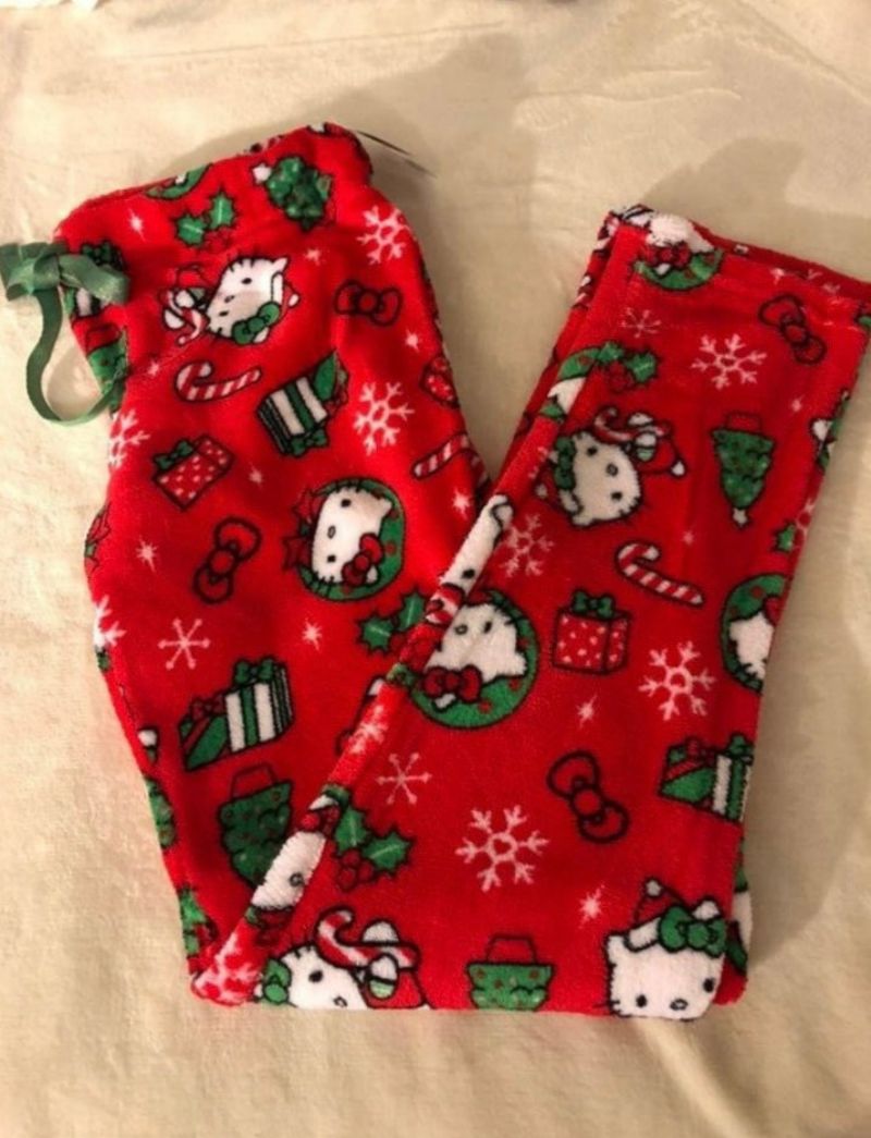 Cartoon KT Cat Flannel Pajamas