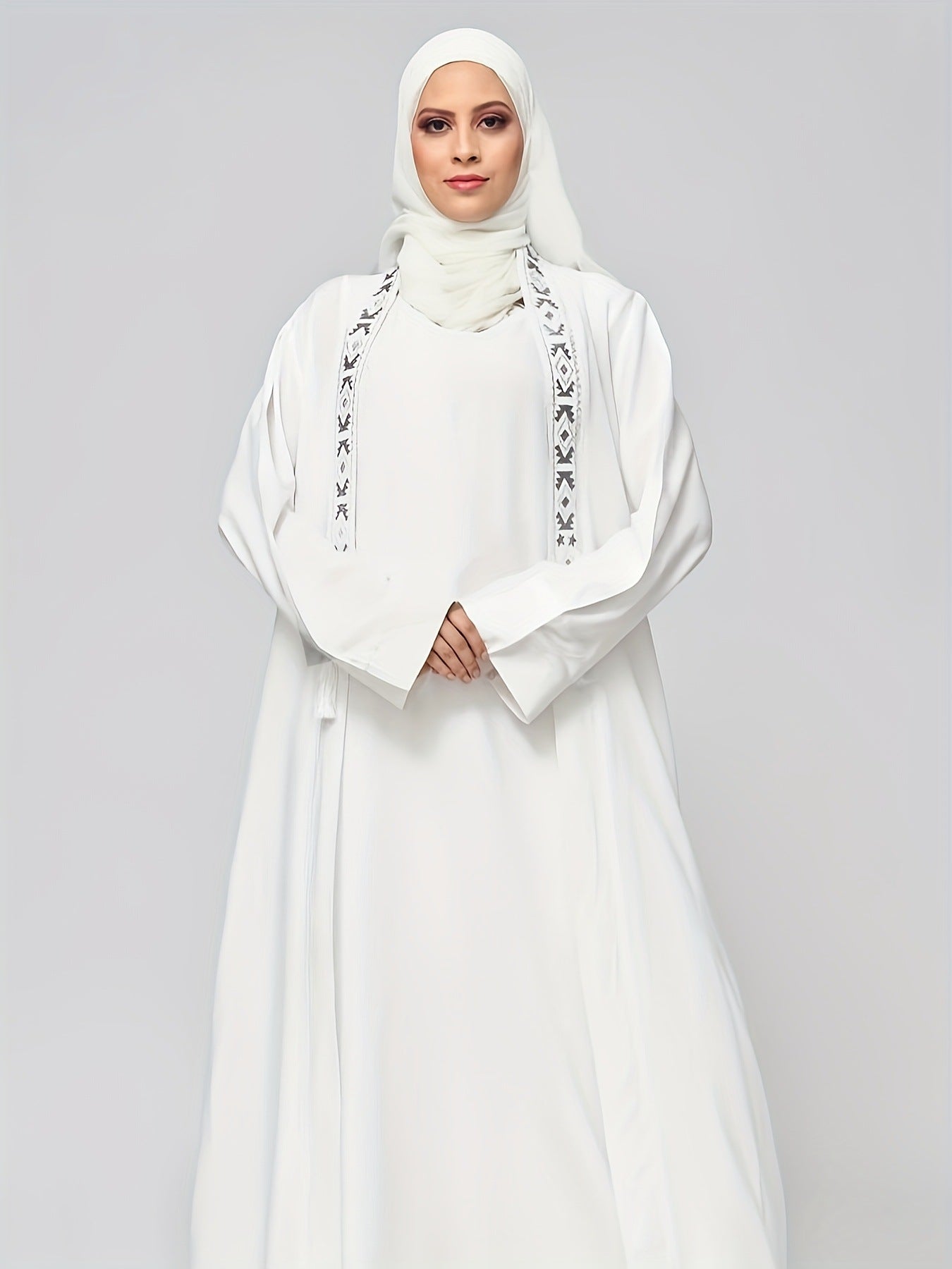 White Dress And Robe 2-piece Set With A Mesh Hijab
